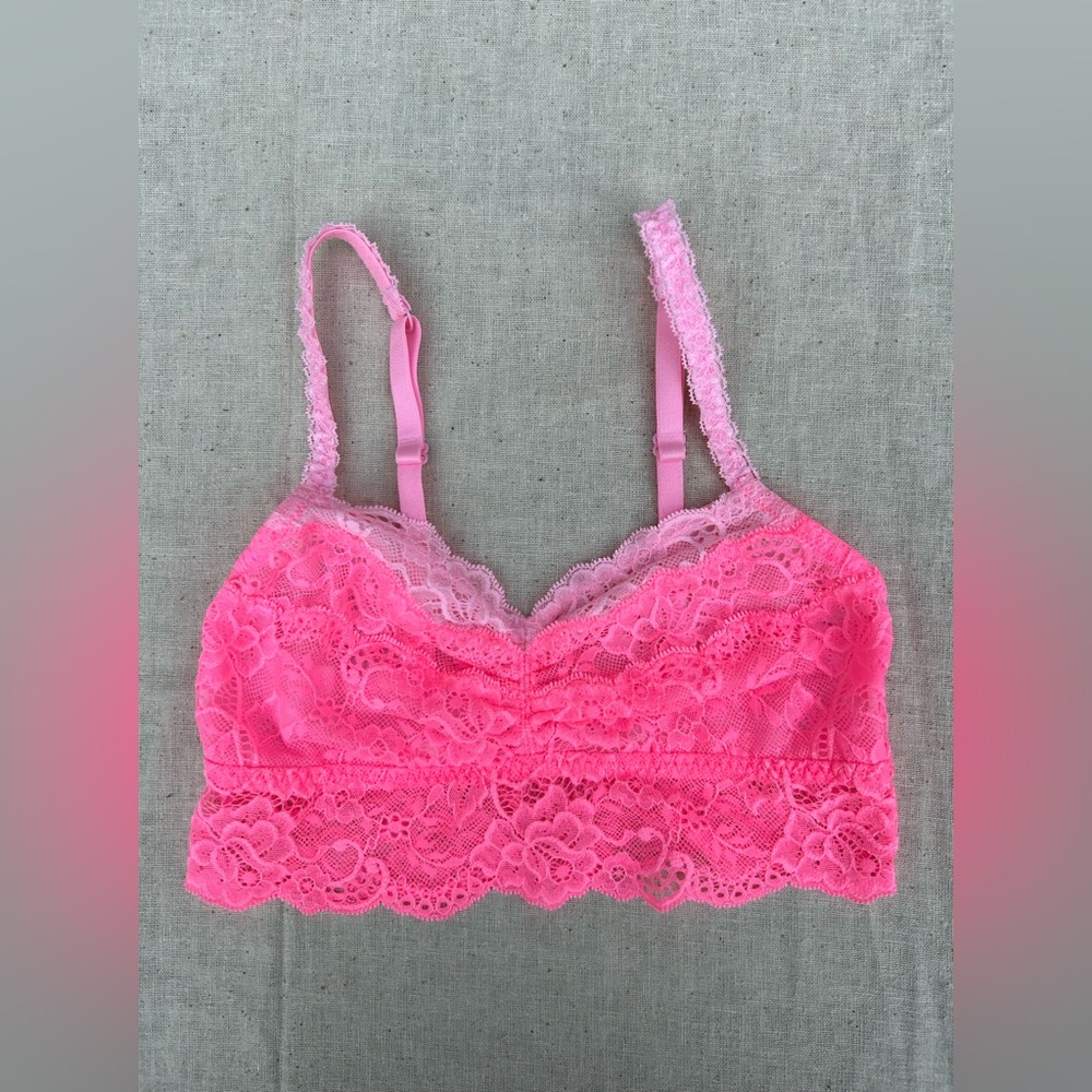 NWOT🌷Victoria’s secret hot pink / light pink adjustable lace bracelette
